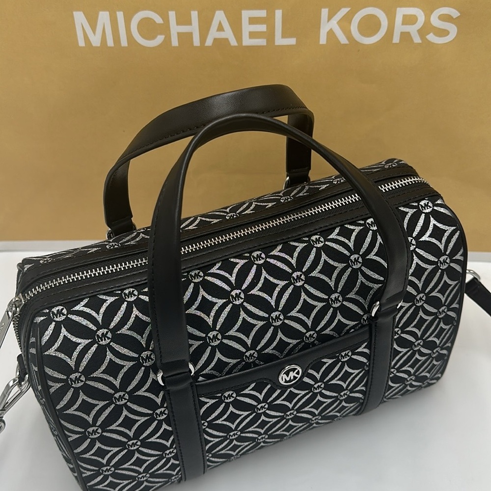 MICHAEL KORS JST TRAVEL MEDIUM DUFFLE SATCHEL SHOULDER CROSSBODY BAG MK BLACK - Picture 13 of 14